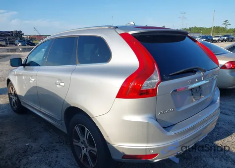 2015 Volvo Xc60 T6 из США, поврежденный, VIN YV4902RK2F2761744
